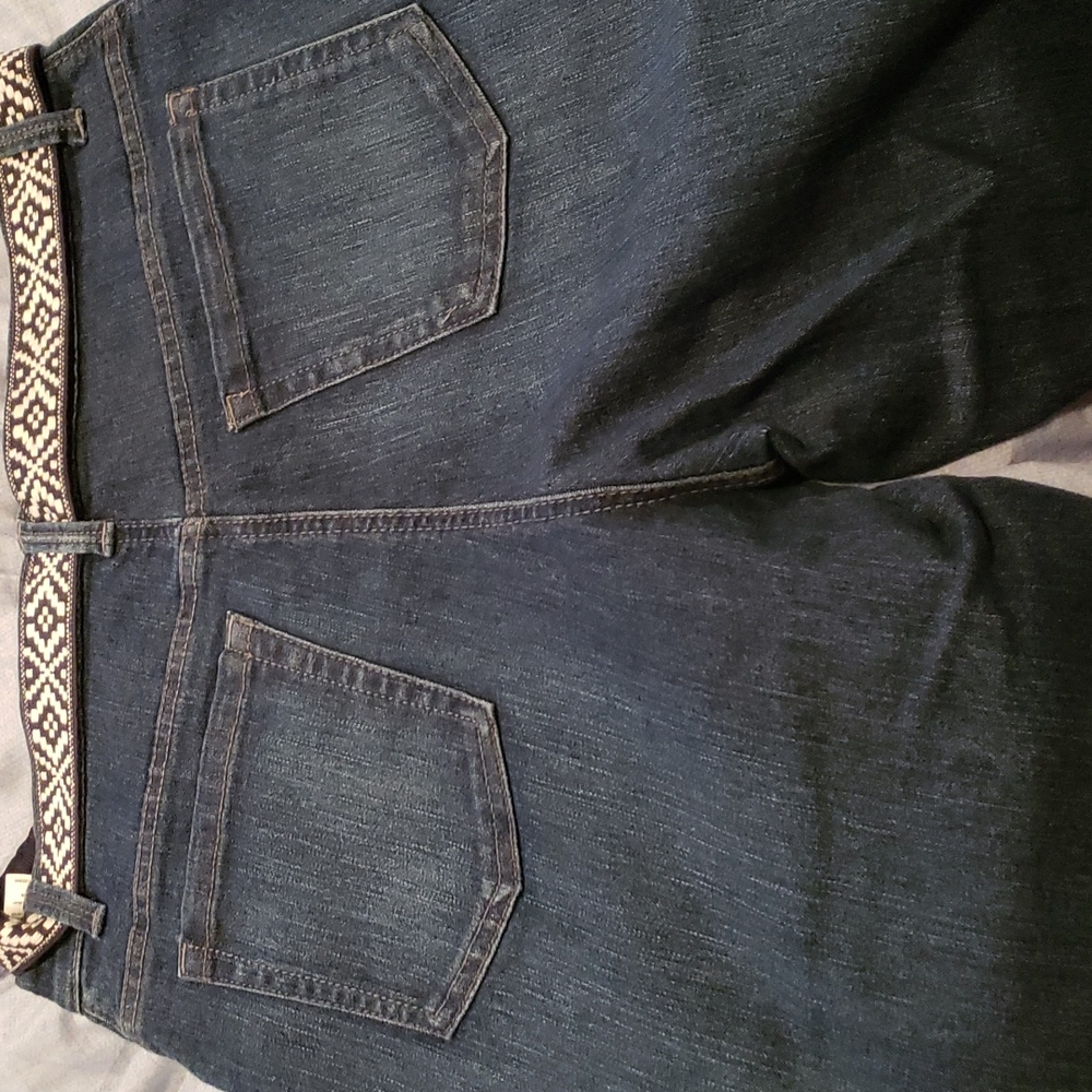 NWOT Womens capri jeans with belt